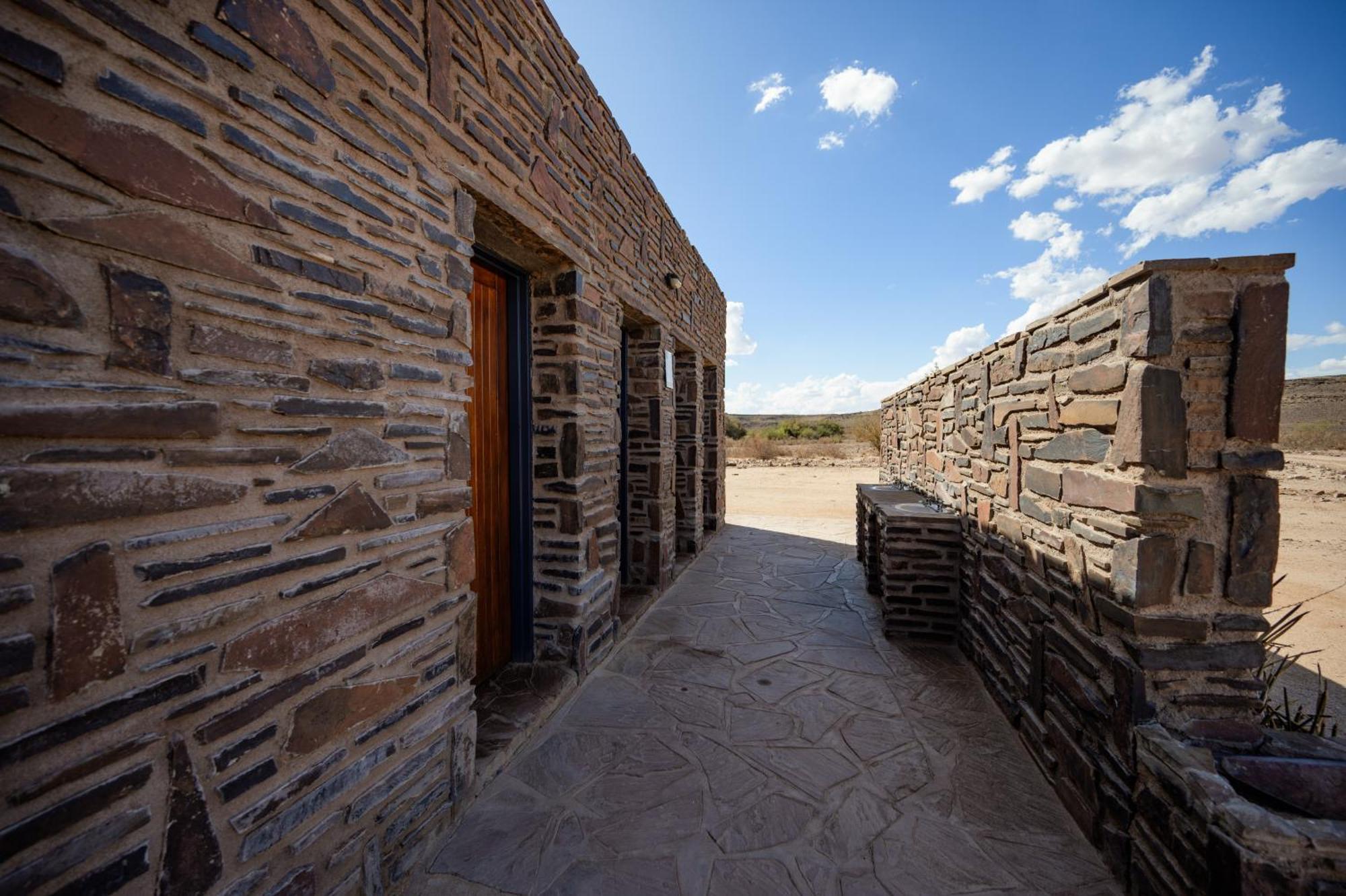 Canyon Roadhouse Campsite Fish River Canyon Quarto foto